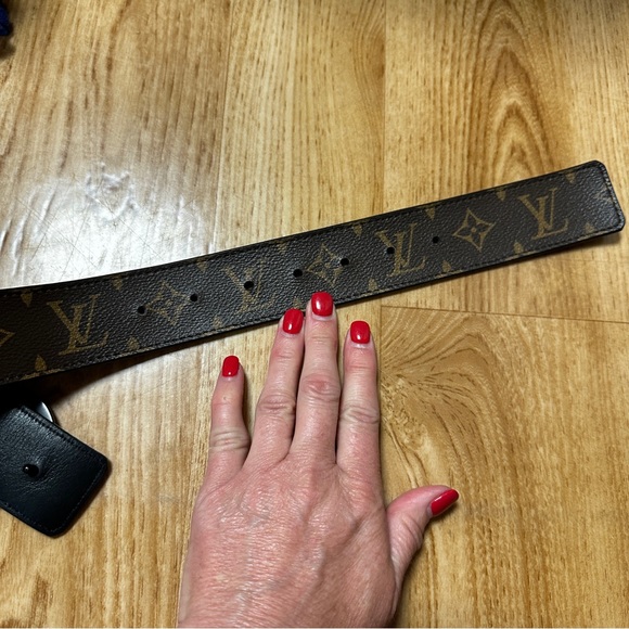 LOUIS VUITTON CEINTURE CIRCLE MATTE BLACK BUCKLE REVERSIBLE LEATHER BELT - Picture 5 of 10